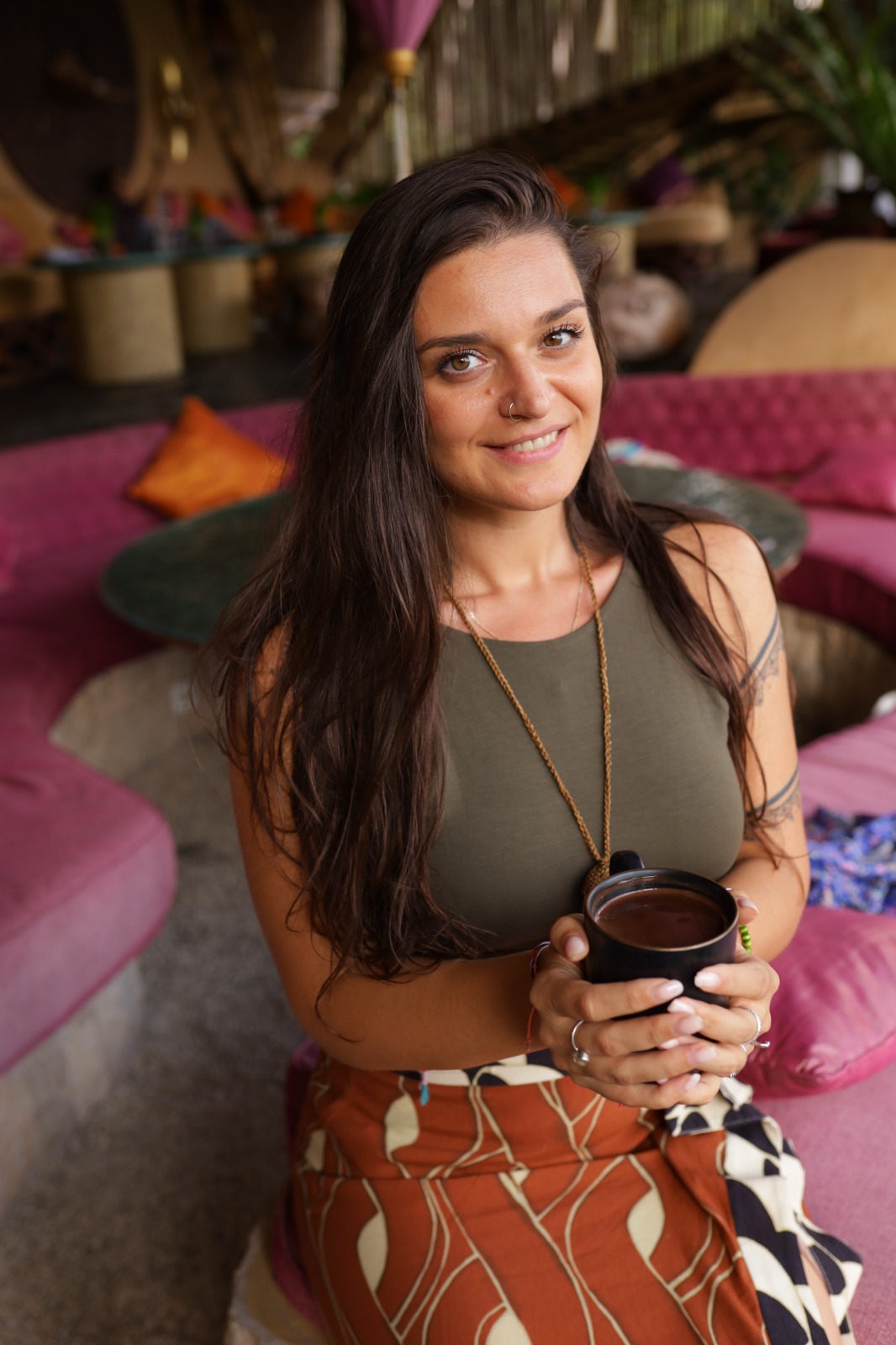 Facilitatoare ceremonii cu cacao în Iași